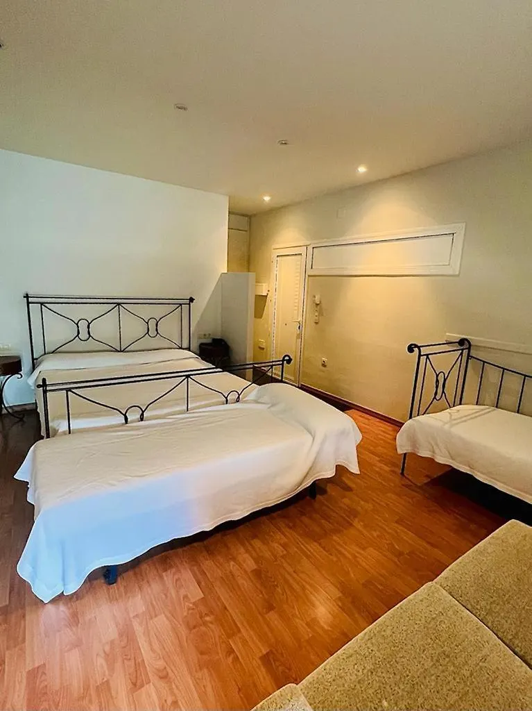Hotel & Restaurant Figueres Parc Els Hostalets