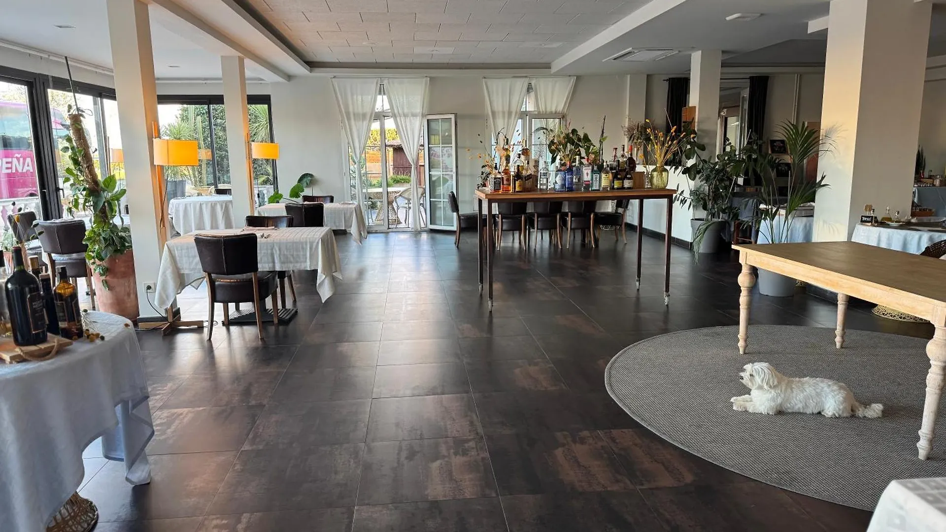 Hotel & Restaurant Figueres Parc Els Hostalets   Els Hostalets (Girona)