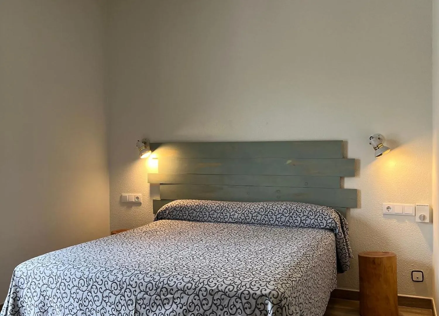 Hotel & Restaurant Figueres Parc Els Hostalets  Els Hostalets (Girona)